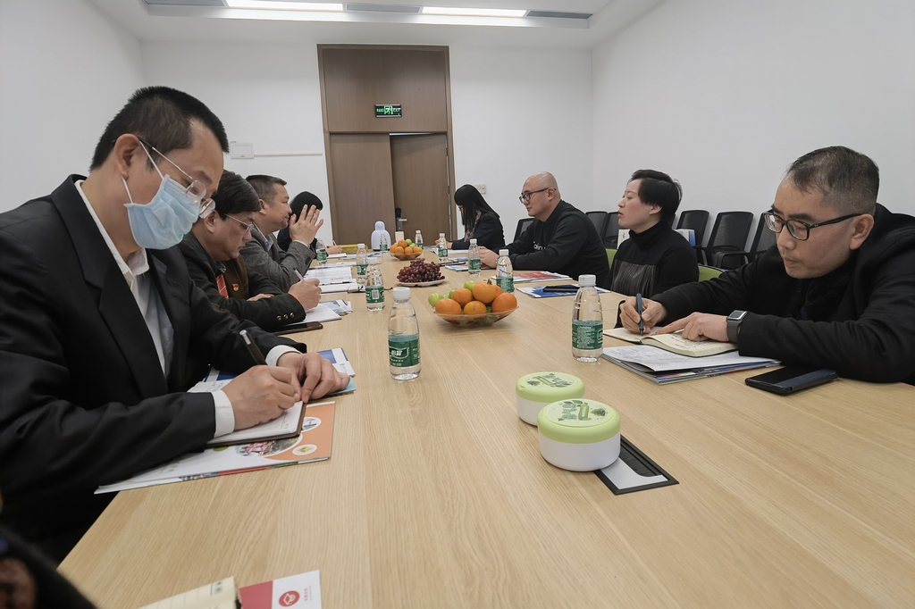 听取北外佛山研究学院领导介绍国际教育情况 听取北外佛山研究学院领导介绍国际教育情况